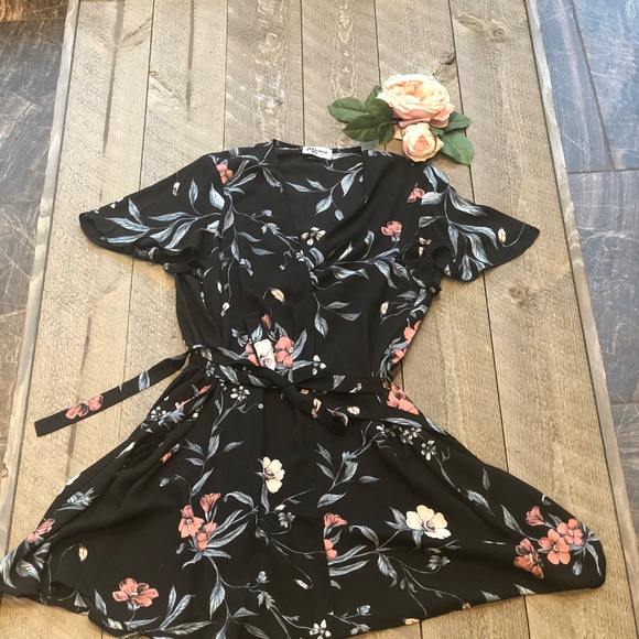 Show Me Your MuMu Whitney Wrap Floral Sheer - Picture 4 of 5